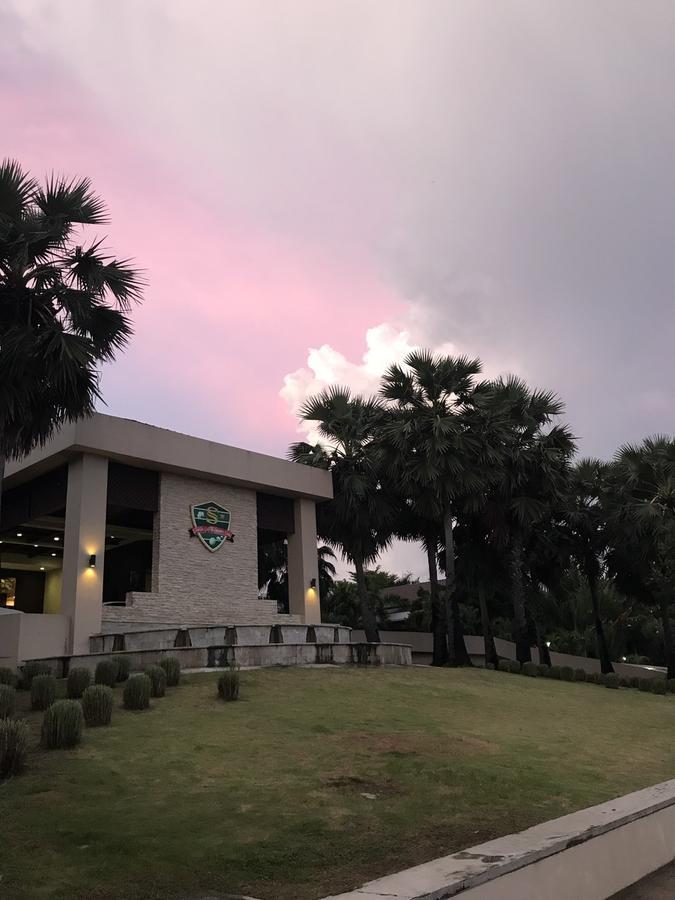 Penzion Suwan Golf & Country Club Nakhon Chai Si Exteriér fotografie
